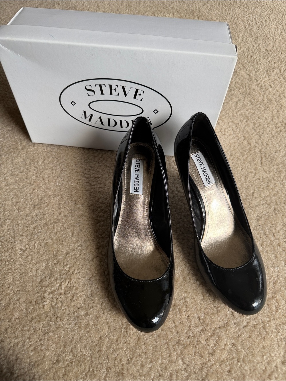 STEVE MADDEN Ulltra Black Patent Pumps,size 8M
